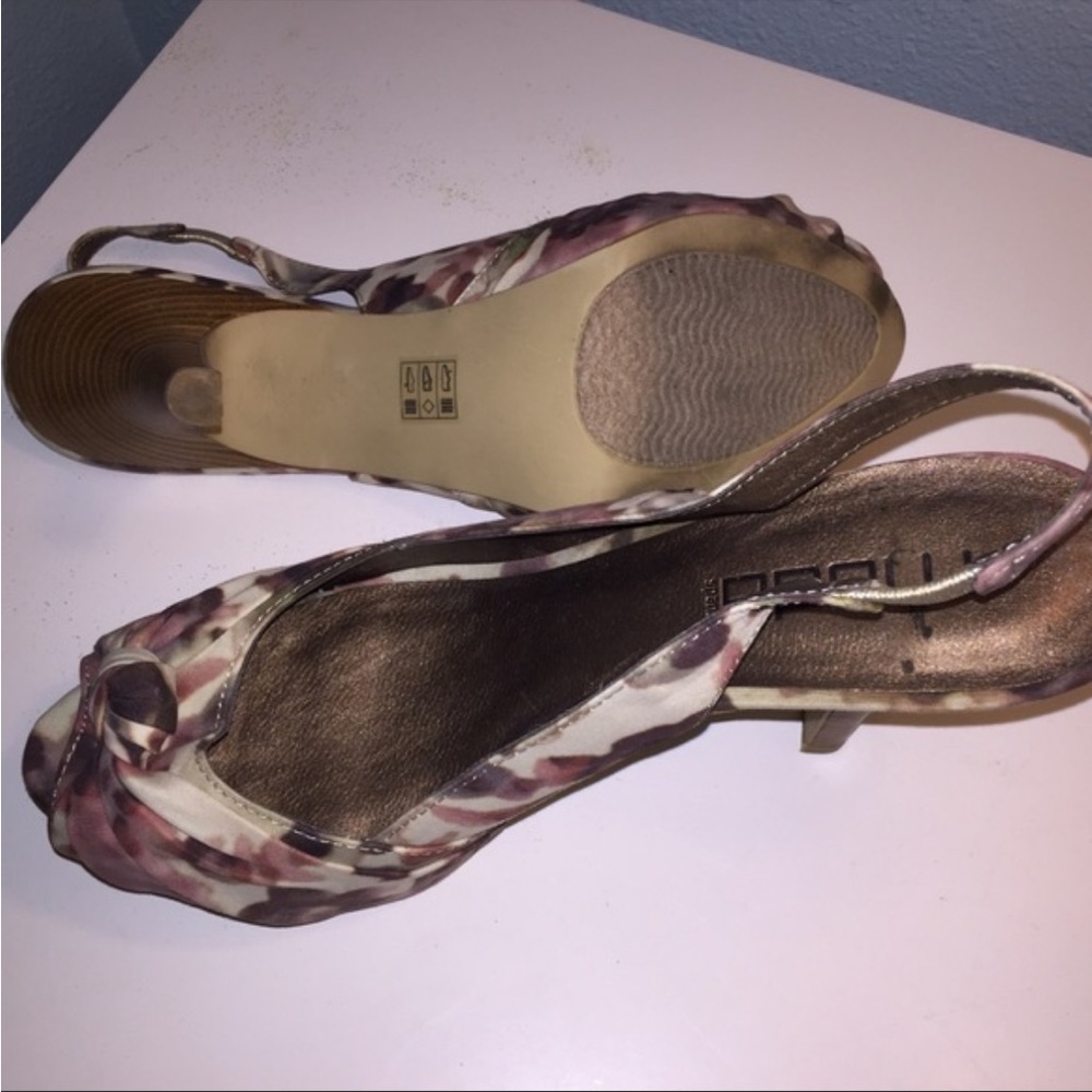 Sling Back Water Color Design - Picture 4 of 4